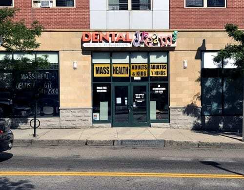 Family Dentist Located in Roxbury